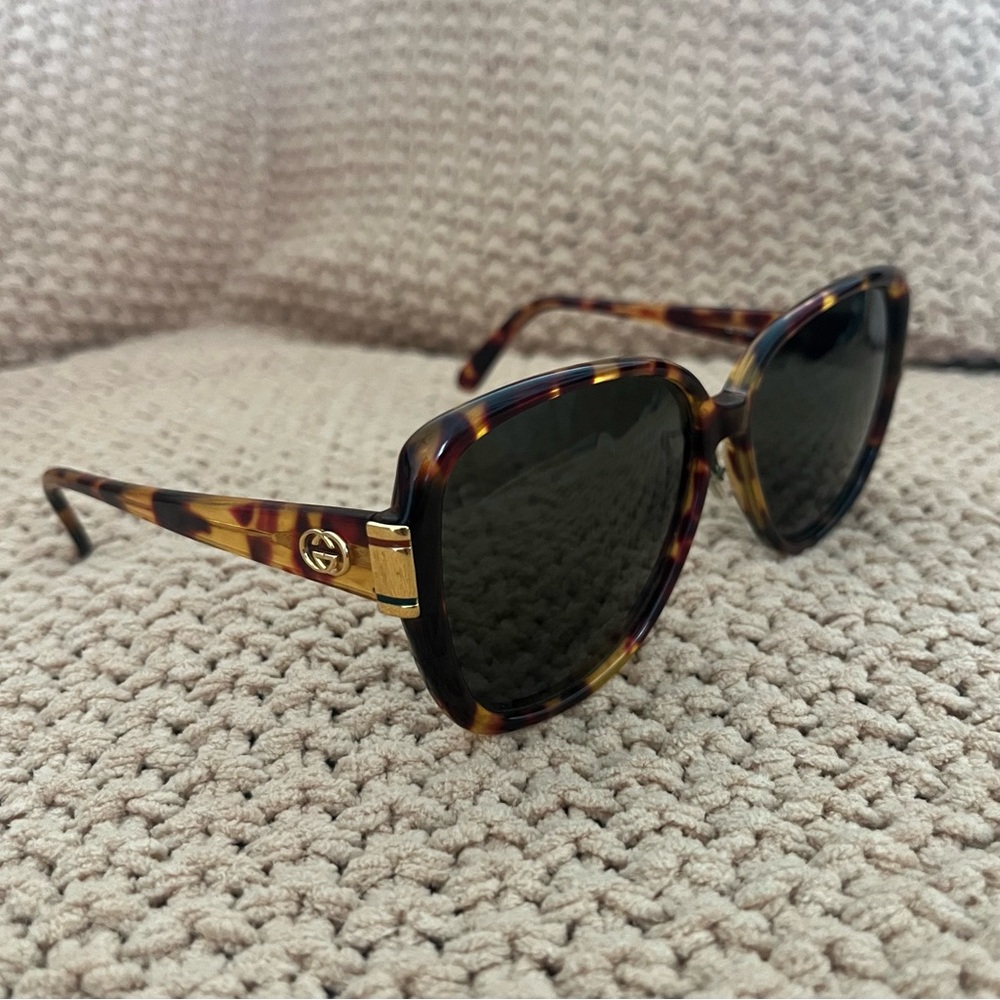 Gucci Brown Tortoiseshell Sunglasses with Gold Accents